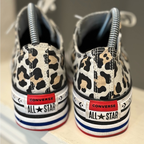 Converse Leopard Print Women's Sneakers Size 7.5 Platform Chuck Taylor Cheetah - Picture 9 of 9